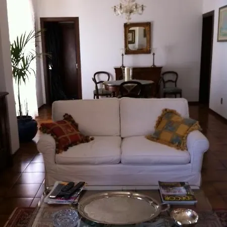 Bed & Breakfast Via Della Marina 3 *